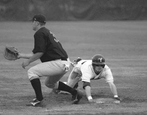 Zac Bradley ’06 dives back to first base to avoid being picked off in the team’s second game against Fairfield Wednesday. Bradley went 1-for-4 with a run scored in the Bulldogs’ sweep of the Stags. Heavy-hitting Dartmouth comes to New Haven this weekend to take on the Elis Saturday and Sunday at Yale Field.