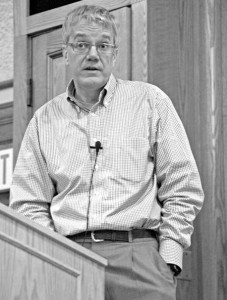 Rob Cook, a vice president at Pixar, speaks at a Saybrook Master’s Tea on Tuesday. Cook spoke about the technology of computer animation.