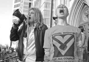 Connecticut residents and activists have turned out in force on both sides of a proposed gay marriage bill now before the state assembly.