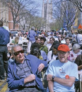 GESO members and sympathizers participate in a “teach-out” on College Street on Tuesday.