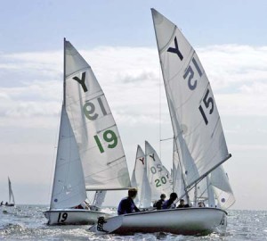 Two Eli boats compete on September 10, 2006. The coed team hopes to build on last weekend’s performance, which was marred by inconsistencies.