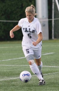 Forward Emma Whitfield ’09 advances the ball. The Bulldogs fell 2-1 to Penn in Rhodes Field on Saturday in a key Ancient Eight matchup.