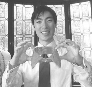 Shawn Liu specializes in having men’s measurements prepared for tailor-made clothes from Shanghai. The School of Management graduate founded Hillhouse Tailors.