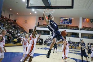 Travis Pinick ’09 slams the ball in against Princeton on March 1 at home. The Elis look to end their season with wins over Dartmouth and Harvard.
