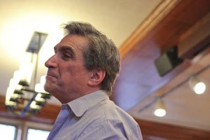 Former Poet Laureate Robert Linsky presented his biography of the Biblical King David at a Branford College Master’s Tea.