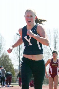 Bevin Peters ’09, who won the 1,500-meter run, sprints toward the finish at the Southern Connecticut Owl Invitational on March 29.