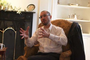 Shmuel Rosner, a U.S. correspondent for Israeli newspaper Ha’aretz, spoke about Israeli-Palestinian relations and his views on Iran’s nuclear capabilities at a Pierson College Master’s Tea yesterday.