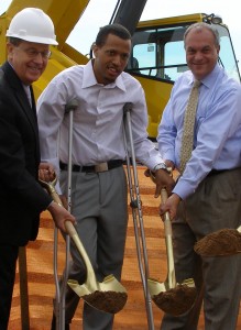 University President Richard Levin, Dixwell Alderman Greg Morehead and New Haven Mayor John DeStefano sport shovels and grins Monday as construction of Yale's long-anticipated new health facility ceremoniously gets underway. The building, expected to open by 2010, will be located next to Yale's two new residential colleges and the home of the Yale Police Department.