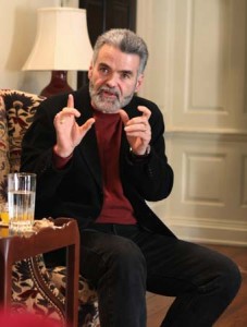 Director, producer and screen writer John Houston ’75 speaks at a Silliman College Master’s Tea about his quest to become a Hollywood star.
