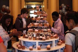 Students faced tough competition for the limited cupcake supply in Woolsey Rotunda. The cupcakes, iced with words, were a part of the “Eating Your Words” event. Birthday celebrations will continue throughout the day today with panels and receptions.
