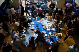 Jews and gentiles alike gather to enjoy the buffet at Slifka’s popular bagel brunch, held every other Sunday at the Hillel.