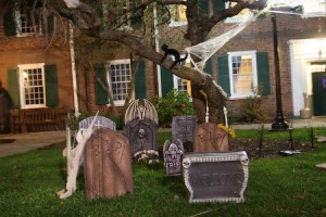 Halloween decorations adorn the Pierson College courtyard in preparation for tonight’s popular Inferno party.