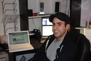Danny Hakim ’10 exhibits his new Web venture, snuzu.com, a music-streaming and -indexing startup.