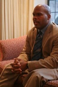 Newly-appointed football coach Tom Williams holds a master's tea in Jonathan Edwards College Thursday.