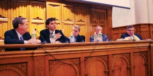 Professors discuss the impact of the recent economic downturn, as well as possible solutions, at a panel co-sponsored by the Yale College Council and the Yale Student Investment Group.