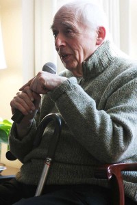 Professor Harold Bloom speaks at a Jonathan Edwards Master’s Tea on his favorite past professors and well-known American author Philip Roth.