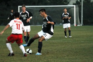 Defender Milan Tica ’13 and the rest of the Bulldog defense held Quinnipiac to zero goals but the Yale offense couldn’t take advantage of the clean sheet.
