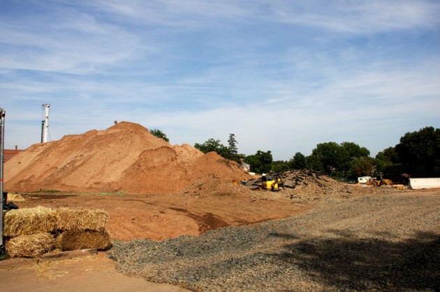 Approximately 40,000 cubic yards of dirt were dug up for the SOM construction, and much of it will be reused to build up Yale’s athletic fields.
