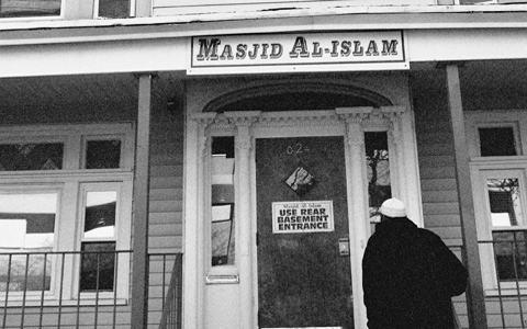 The Siblings of Salam program connects Muslim students with high schoolers in New Haven for academic tutoring and informal social events.