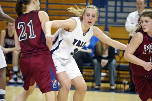 Forward Janna Graf ’14 led the Bulldogs in scoring with 18 points against Florida State on Wednesday.