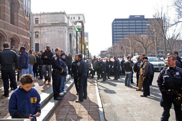 The Board of Aldermen voted Tuesday to urge the NHPD to take action against union leader Sgt. Lou Cavaliere.