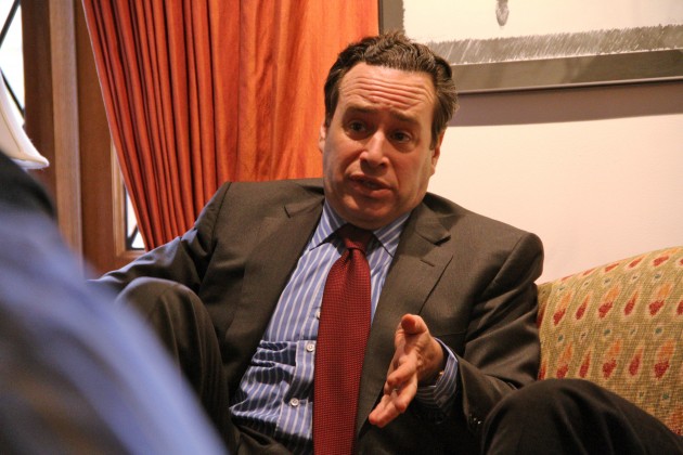 David Frum ’82 believes that American policymakers have failed to make beneficial economic decisions during the last two decades.