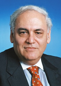 Neoconservative Richard Perle discussed events in the Middle East at Yale on Thursday.