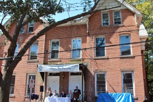 Chabad at Yale held a groundbreaking ceremony for renovations of its new, larger house Sunday.