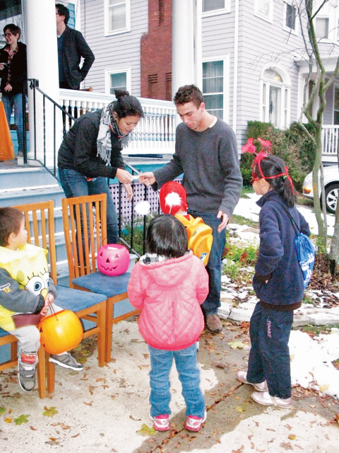 A study on trick-or-treaters tested the correlation between children’s originality in their Halloween costumes and their likelihood to “follow the leader” in charity donations. Around 300 children participated in the study, run by the club Students for Proven Impact.