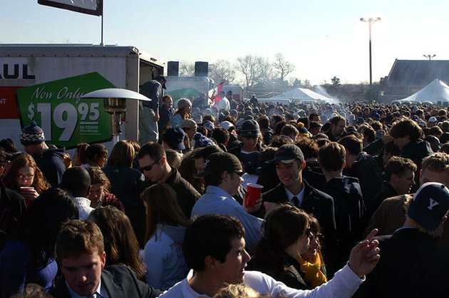 20051119_tobkin_tailgate_014_t630
