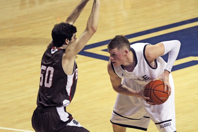 zepeda_mbball-8