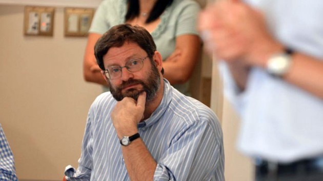 Physics professor Charles Bailyn ’81, who will serve as the inaugural dean of faculty for Yale-NUS College, delivered the keynote address at the 2012 Freshman Assembly.
