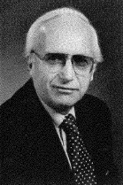 William N. Wallace ’45W was a New York Times sports writer, an active follower of Yale football and a devoted Bulldogs fan.