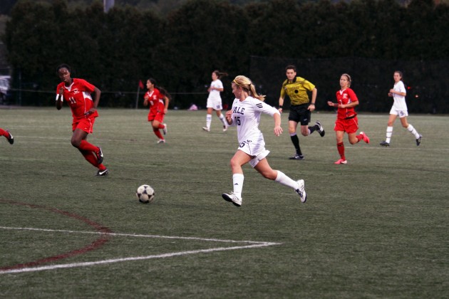 As seven Elis contributed goals to Yale’s 8–1 steamrolling of Saint Peter’s Tuesday night, Mary Kubiuk ’14 led the way with two tallies of her own.
