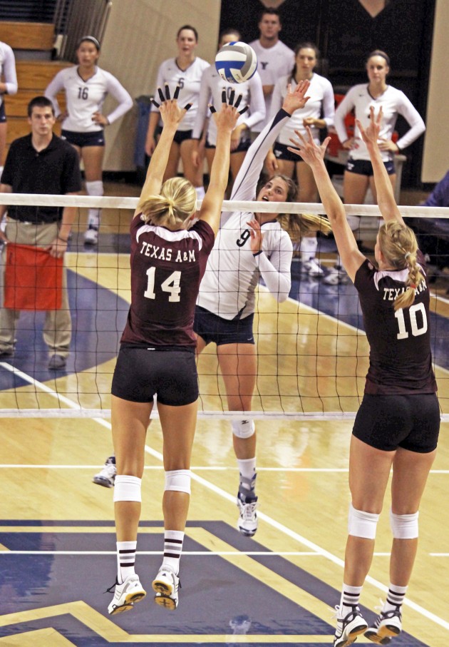 Setter Kendall Polan ’14 and middle blocker Jesse Ebner ’16 had a combined 20 kills in 32 attempts in last night’s match against Albany.