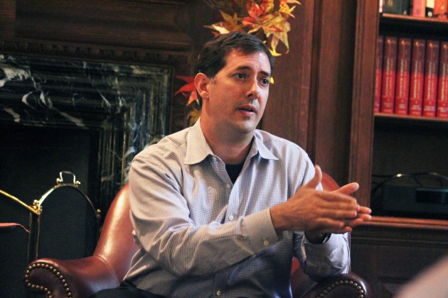 Mike Anthony, the executive chef of Gramercy Tavern, spoke at a Calhoun Master’s Tea Tuesday about sustainable food practices.