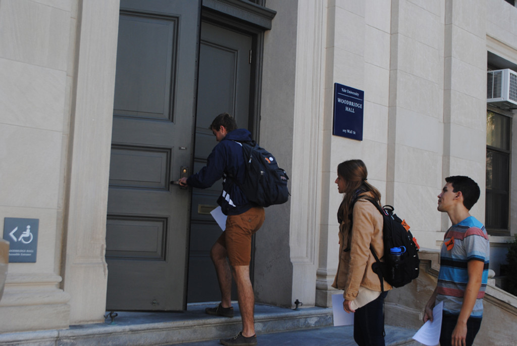 Students enter Woodbridge Hall.