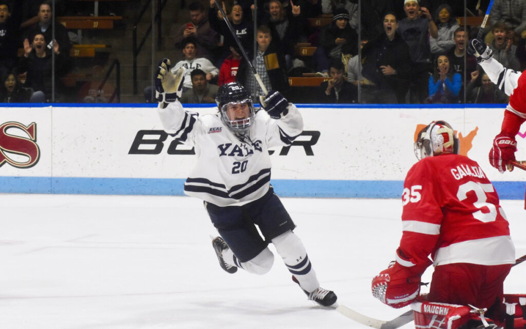 MEN'S ICE HOCKEY Bulldogs brace for huge weekend Yale Daily News