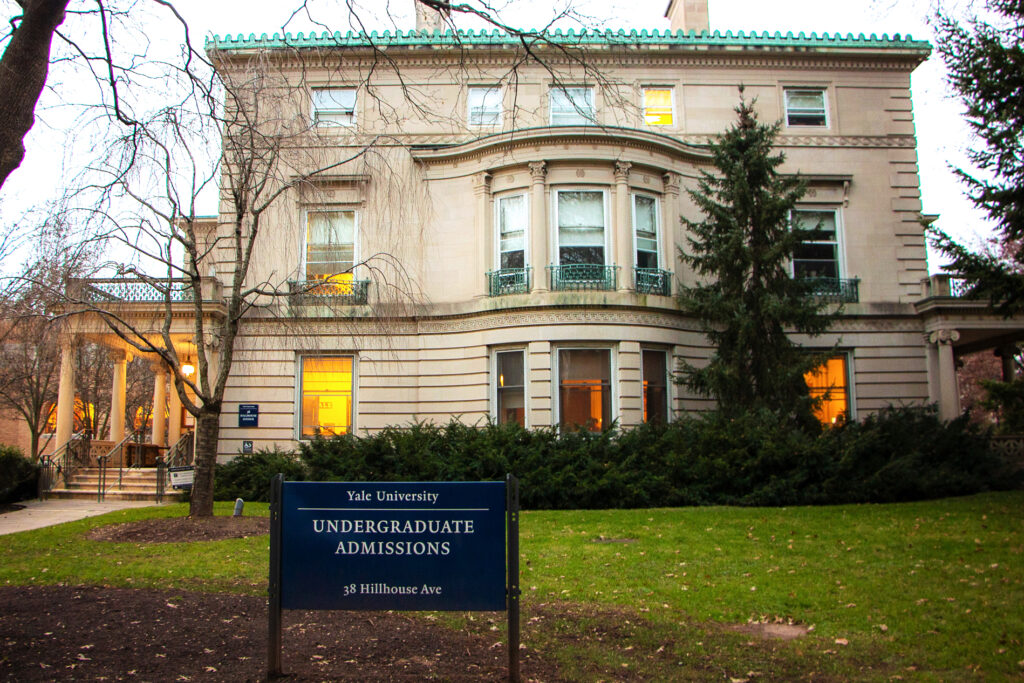 Yale Accepts 10 Percent Of Early Applicants Marking Lowest Early 