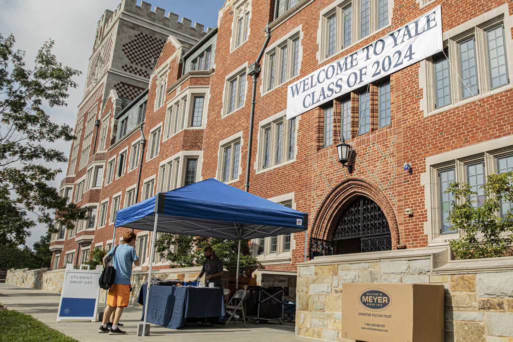 Classes of 2024 and 2025 set record numbers for enrollment - Yale Daily