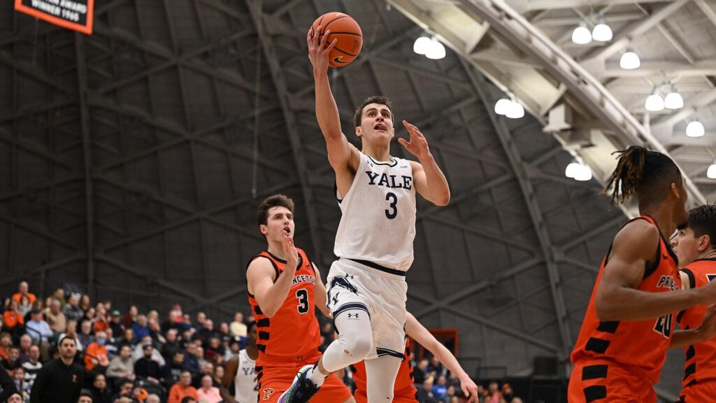 Yale vs. Vermont basketball game ends in epic comeback