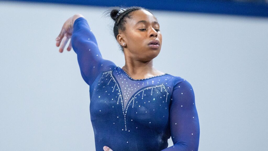 GYMNASTICS Walker ties Yale record as gymnasts place third at Ivies Yale Daily News