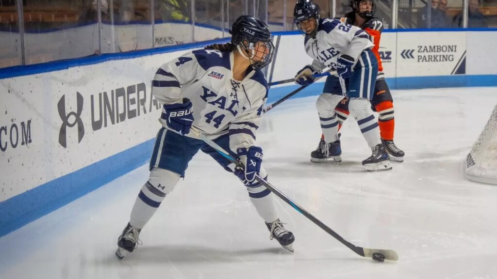 WOMEN’S ICE HOCKEY: Yale to play five away games over Thanksgiving break