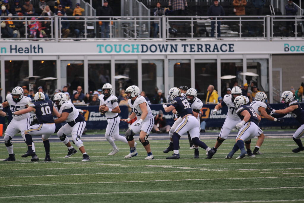 LIVE: Bulldogs trailing Bobcats in second-round playoff game